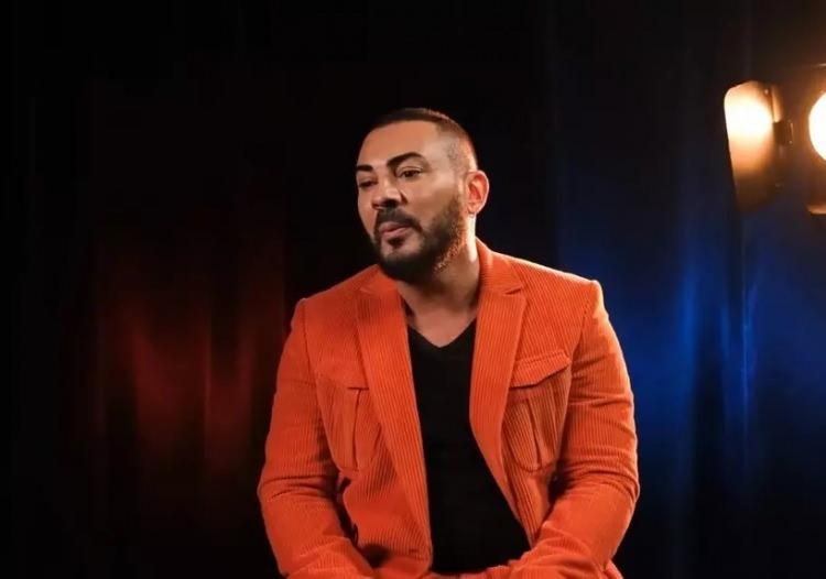 <p><span style="color:#8B4513"><strong>"BÖYLE GEÇ GELECEKSEN GELME"</strong></span></p>
<p><span style="color:#2F4F4F"><strong>Babasının kuyumcu olduğunu ve onun da kendisi gibi kuyumcu olmasını istediğini söyleyen Hatemo, ünlü olmadan önce babasının kendisini evden kovduğunu aktardı.</strong></span></p>