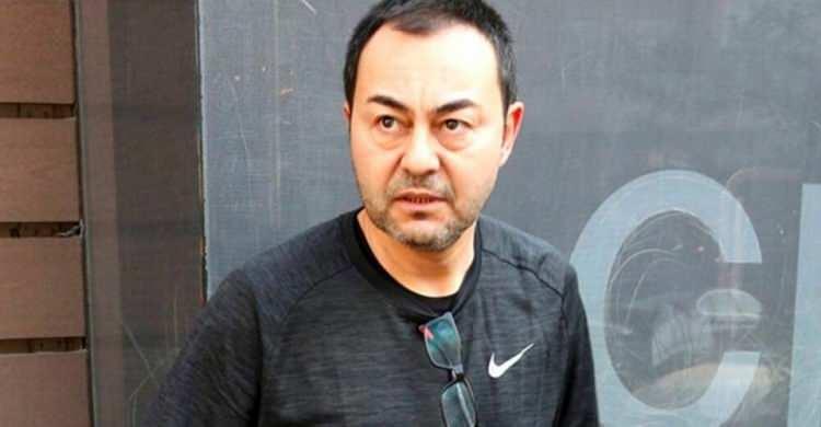 <p><span style="color:#8B4513"><strong>&Uuml;nl&uuml; şarkıcı, canlı yayında y&ouml;neltilen bir soru &uuml;zerine "Yok &ccedil;ok mutluyum" dedi.</strong></span></p>

<p>&nbsp;</p>
