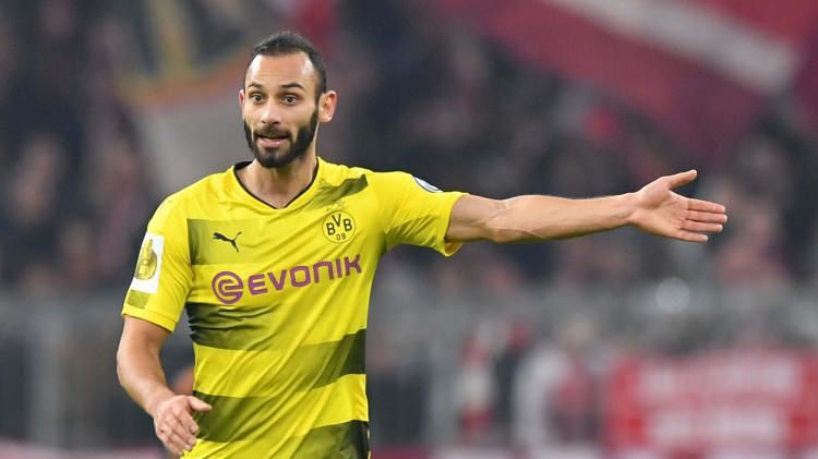 <p>Ömer Toprak<br />
<br />
Leverkusen >>> Borussia Dortmund<br />
<br />
* 17/18<br />
<br />
* 12 milyon euro<br />
</p>