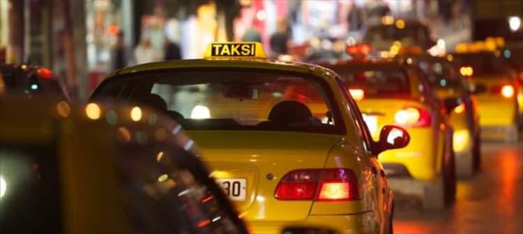 <p><strong>Bu yılın ilk altı ayında 33 bin 878 şikayet var</strong></p>
<p>Bu yılın ilk 6 ayında taksilere ilişkin 33 bin 878 şikayet yapılırken, bunun 18 bin 79'unu "yol ve yolcu seçme" konusu oluşturdu. Bu yıl taksicilerle ilgili en çok şikayet de mayıs ve haziranda gerçekleşti.</p>