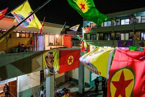 <p>Söz konusu kampta çoğunlukla terör örgütü PKK’ya katılanların aileleri kaldığı belirtiliyor. Kamp, 2017 yılından beri Yunan Kızılhacı tarafından yönetiliyor.</p>