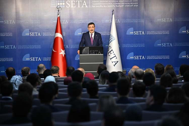 <p>Cevdet Yılmaz, FETÖ'nün hangi ülkede yapılanıyorsa bu ülkeler için de tehdit olduğunu vurguladı.</p>
