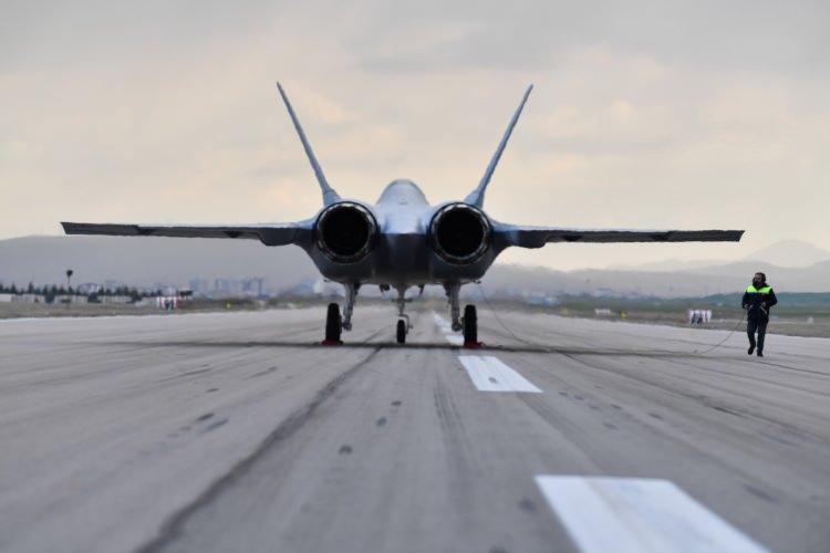 <p>Ayrıca üniversite öğrencilerimizden kısmı zamanlı olarak istihdam edilecek personellerde bu laboratuvarlarda haftada 3 gün çalışabilecektir. 2023-2024 sezonunda en az 5 projede takım olarak toplam 20 personelin asgari olarak bu laboratuvarlarda proje icra edeceğine inanıyoruz. Bunu desteklemek için var gücümüzle çalışacağız” şeklinde konuştu.</p>