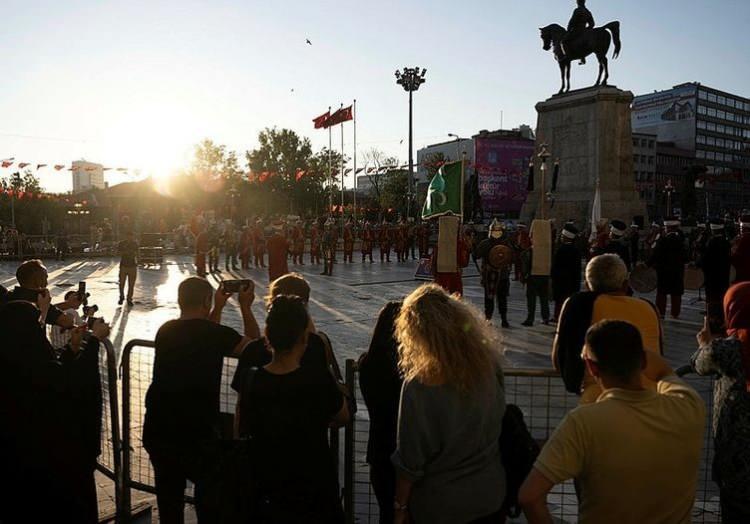 <p>ANKARA</p>

<p> </p>

<p>Jandarma Genel Komutanlığı Mehteran Birliği, 15 Temmuz Demokrasi ve Milli Birlik Günü dolayısıyla başkentte konser verdi.</p>

<p> </p>
