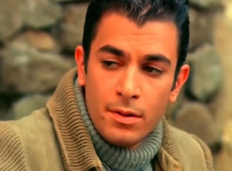 <p><strong>Aynı zamanda Burak Altay, oyunculuğun yanında şarkıcılıkta yaparak mekanlarda sahneye çıkıyor.</strong></p>
