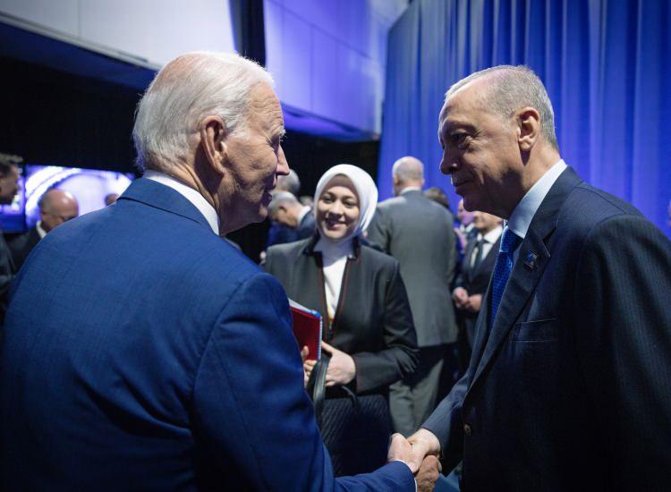 <p>Cumhurbaşkanı Recep Tayyip Erdoğan, ABD Devlet Başkanı Joe Biden ile sohbet etti.</p>
