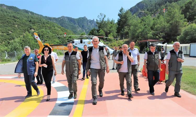 <p><strong>"YANGIN BİR VATANDAŞIN DİKKATSİZLİĞİ SONUCU ÇIKTI!"</strong></p>
<p> </p>
<p>Orman Genel Müdürü Bekir Karacabey, “Aliağa'daki yangın bir vatandaşımızın dikkatsizliği ile çıktı. Vatandaş, bahçede kaynak yaparken, sıçrayan bir kıvılcımdan dolayı yangın çıkıyor” dedi.</p>