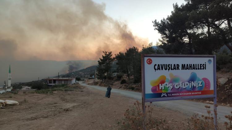 <p>Bölgenin sarp arazi yapısı, ekiplerin müdahalesini güçleştiriyor.</p>
<p> </p>