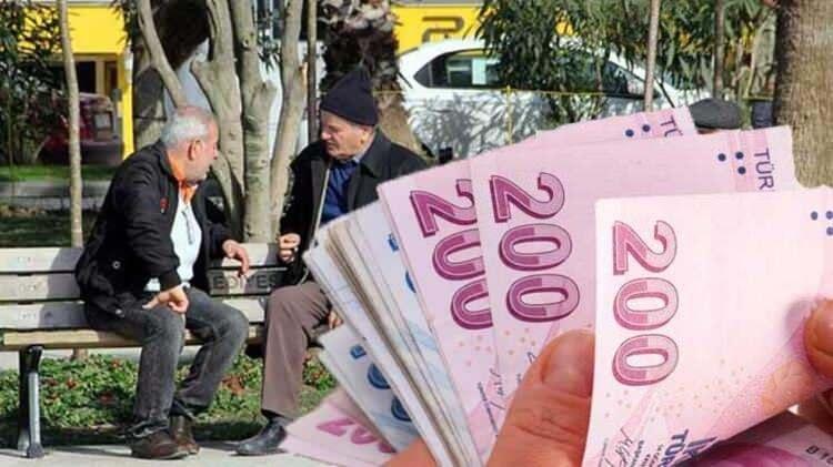 <p><strong>KİM NE KADAR MAAŞ ALACAK?</strong></p>

<p>Kamuda çalışan uzman memur 22 bin 938 lira, uzman öğretmen 29 bin 538 lira, 4/1 öğretmen 26 bin 654 lira, polis memuru 29 bin 525 lira, profesör 48 bin 124 lira, üniversite mezunu şube müdürü 32 bin 451 lira, uzman doktor 54 bin 959 lira alacak.</p>
