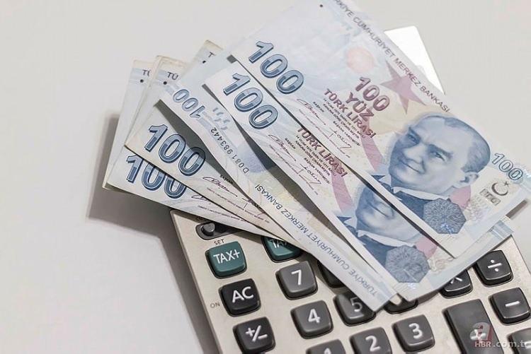 <p>Emekli maaşlarına yapılacak yüzde 25'lik zammı yetersiz bulan MHP Genel Başkanı Devlet Bahçeli, kök ücretlerin artırılmasını, emeklilere de seyyanen zam verilmesini istemiş ve hükümete çağrıda bulundu.</p>

<p> </p>
