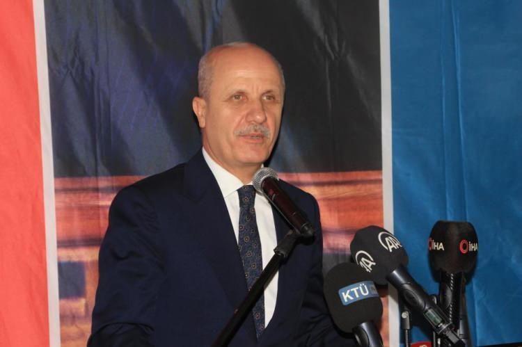 <p><strong>ÜNİVERSİTE VE SANAYİ İŞBİRLİĞİ</strong></p>
<p>Yükseköğretim Kurulu Başkanı Prof. Dr. Erol Özvar da yaptığı konuşmada, üniversiteler ile sanayi arasındaki işbirliği arttırmanın Yükseköğretim Kurulu’nun en öncelikle hedeflerinden bir tanesi olduğunu belirterek, “Bu hedefin bir nişanesi olarak geçen sene Türk Havacılık ve Uzay Sanayi ile Yükseköğretim kurulu arasında bir işbirliği protokolü hazırlanmıştır. </p>