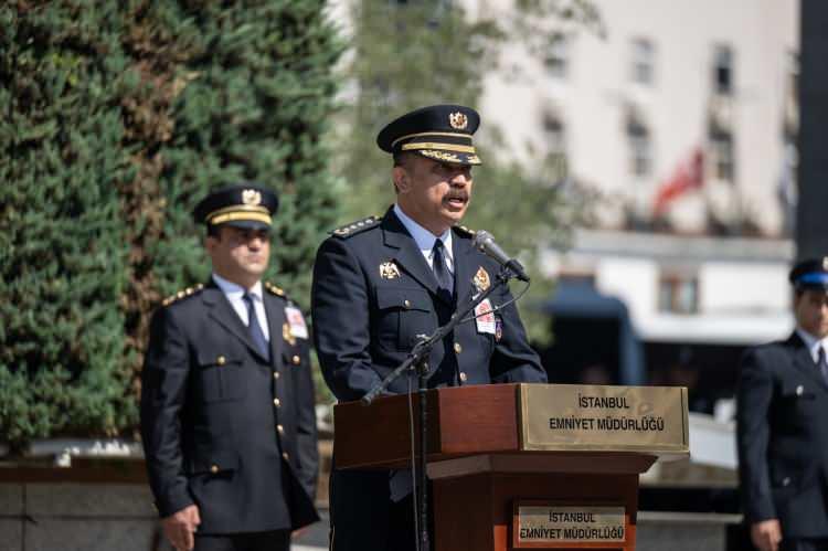 <p>Kağıthane'de dün uygulama noktasında "dur" ihtarına uymayan O.M'nin kullandığı motosikletin çarpması sonucu ağır yaralanan polis memuru Alp Efe Bekit, kaldırıldığı hastanede şehit olmuştu.</p>
