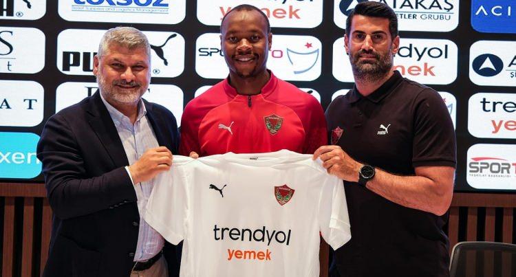 <p>Carlos Strandberg (Forvet) <br />
<br />
<br />
Al-Sailiya SC > Hatayspor</p>