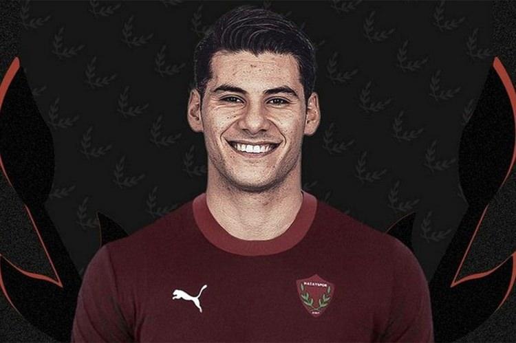 <p>Görkem Sağlam (Orta saha) <br />
<br />
<br />
Giresunspor > Hatayspor</p>
