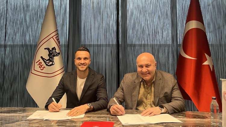 <p>Okan Kocuk (Kaleci)<br />
<br />
Galatasaray > Samsunspor</p>
