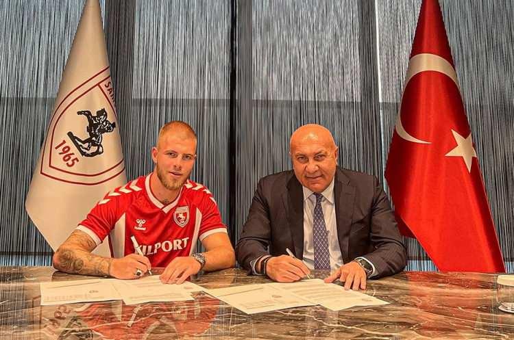 <p>Rick van Drongelen (Stoper)<br />
<br />
<br />
Union Berlin > Samsunspor</p>
