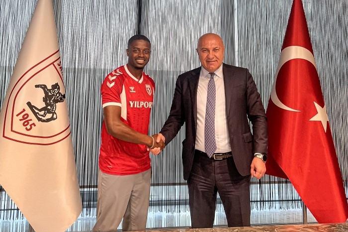 <p>Nanu (Sağ bek)<br />
<br />
<br />
Porto > Samsunspor</p>

