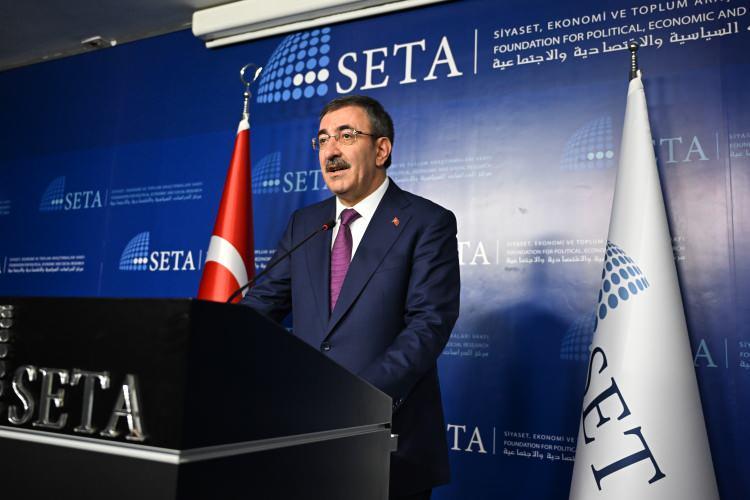 <p>Yılmaz, "15 Temmuz, milletimizin istiklaline ve istikbaline canı pahasına sahip çıktığı gündür" dedi.</p>