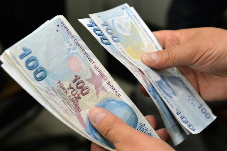 <p> Seçim beyannamesinde yer alan bu düzenlemenin detayları merak edilirken, Meclis'e Ekim ayında sunulacak torba tasarıda yer alıp almayacağı da heyecanla bekleniyor.</p>
<p> </p>