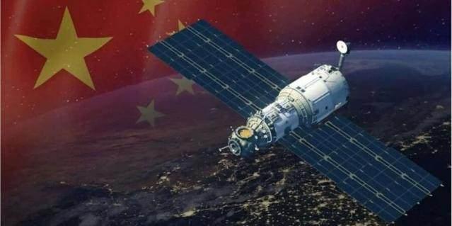 <p>Çin uzaydaki varlığını sürdürmek için iddialı bir adım daha atmaya hazırlanıyor. Hükümet, dünyanın yörüngesinde Starlink'ten daha kapsamlı bir internet ağı kurmak için çalışmaları başlattı.</p>
