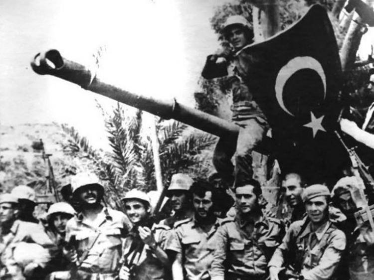 <p>"Ayşe tatile çıksın" parolasıyla başlatılan ve adadaki Türklerin uğradığı zulmü ortadan kaldırmak için Türk Silahlı Kuvvetlerince gerçekleştirilen Kıbrıs Barış Harekatı 49'uncu yılında.</p>

<p> </p>
