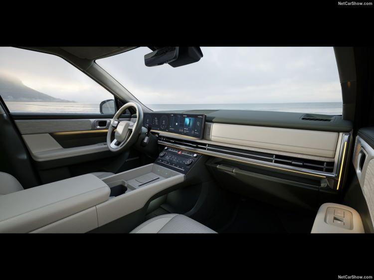 <p>Ağustos ayında dünya prömiyerini yapılacak olan yeni Hyundai Santa Fe modelinin ilk görselleri paylaşıldı.</p>
