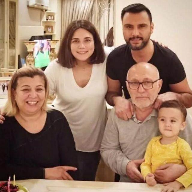 <p><strong>Sosyal medya hesabı üzerinden yaptığı paylaşımla yaralarının hala taze olduğu anlaşılan anne Tektaş, herkesi duygulandırdı.</strong></p>
<p> </p>