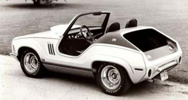 <p><strong> 1969 JEEP XJ001</strong></p>
