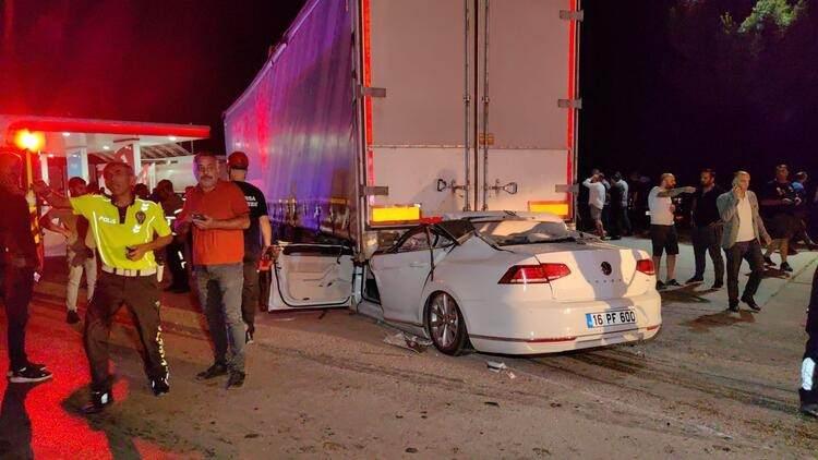 <p>Bursa'nın İnegöl ilçesinde gerçekleşen kaza, saat 01.20 sıralarında İnegöl ilçesi, Bursa-Ankara Karayolu'nda meydana geldi.</p>
