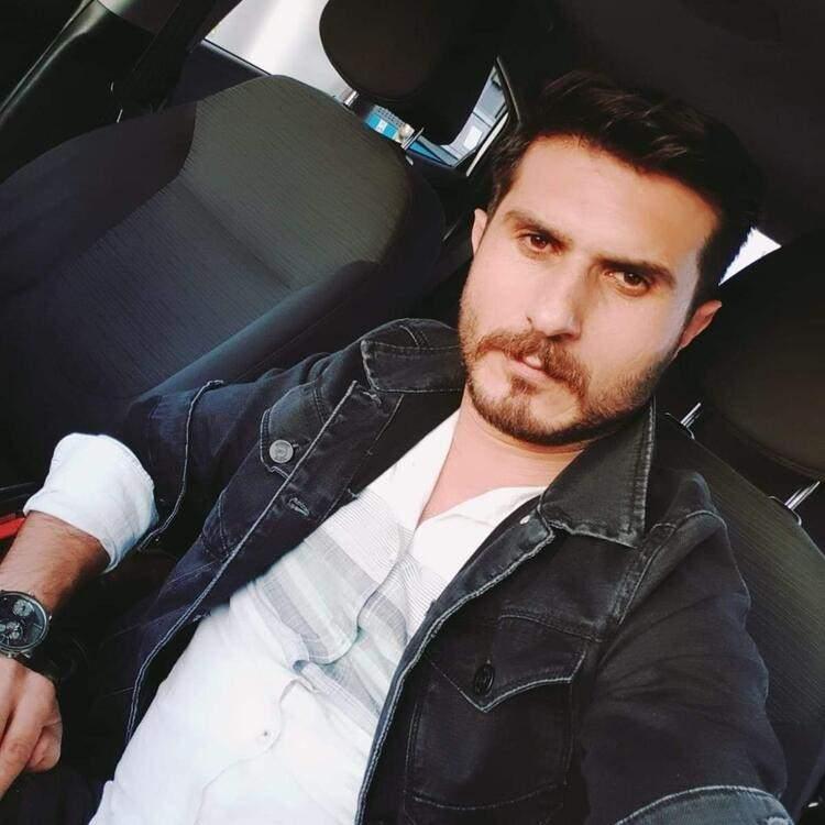 <p><strong>HAYATINI KAYBETTİ</strong></p>

<p> </p>

<p> </p>

<p>Tedavi altına alınan Bayram Uras, burada yapılan bütün müdahalelere rağmen kurtarılamayarak hayatını kaybetti.</p>
