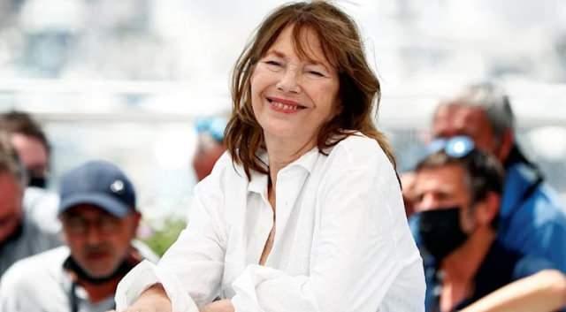 <p><span style="color:#000000"><strong>Ünlü İngiliz şarkıcı Jane Birkin 76 yaşında yaşamını yitirdi. Evinde son nefesini veren Birkin'in ölüm haberini bakıcısı duyurdu. Oyuncunun ölüm nedeni şu anda bilinmediğini belirtildi.</strong></span></p>