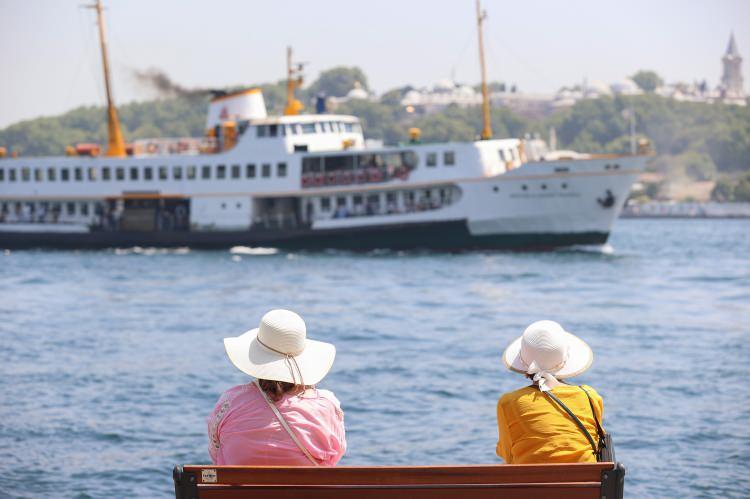<p>Hava Forum sitesinde yer alan bilgilere göre, ülkede son yılların en sıcak günlerinden biri yaşandı.</p>