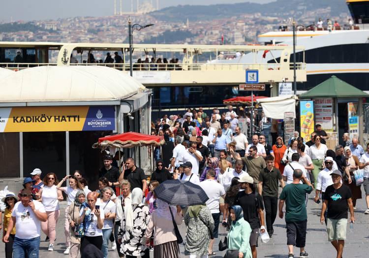 <p><strong>İŞTE 23 TEMMUZ PAZAR GÜNÜ BAZI İLLERDEKİ HAVA DURUMU</strong></p>
<p>Antalya, Kaş 47.7°<br />
Şırnak, Cizre 47.5°</p>
<p> </p>