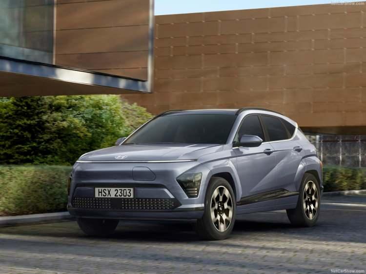 <p>Kona N Line, dinamik ve agresif çizgilerle desteklenmiş dış görünüşünü 198 beygir gücündeki turbo beslemeli motorla perçinlemiş oluyor.</p>
