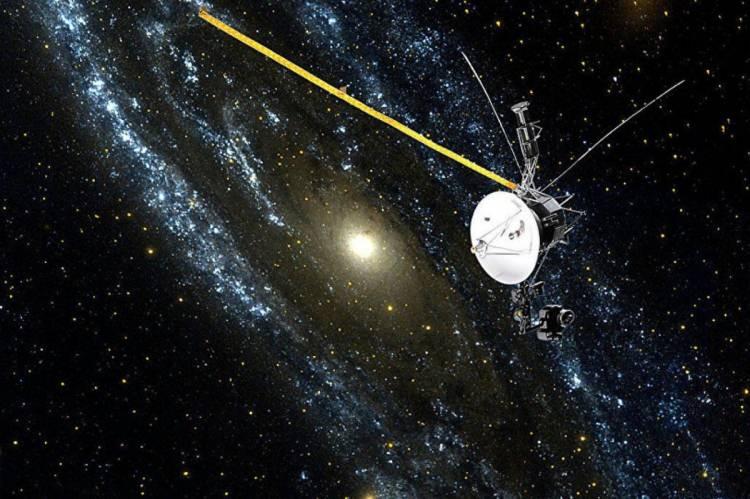 <p>Şu anda yıldızlararası uzayda bulunan Voyager 2 uzay aracının, anten hizasının bozulması nedeniyle iletişim güçlükleri yaşadığı belirtildi.</p>
