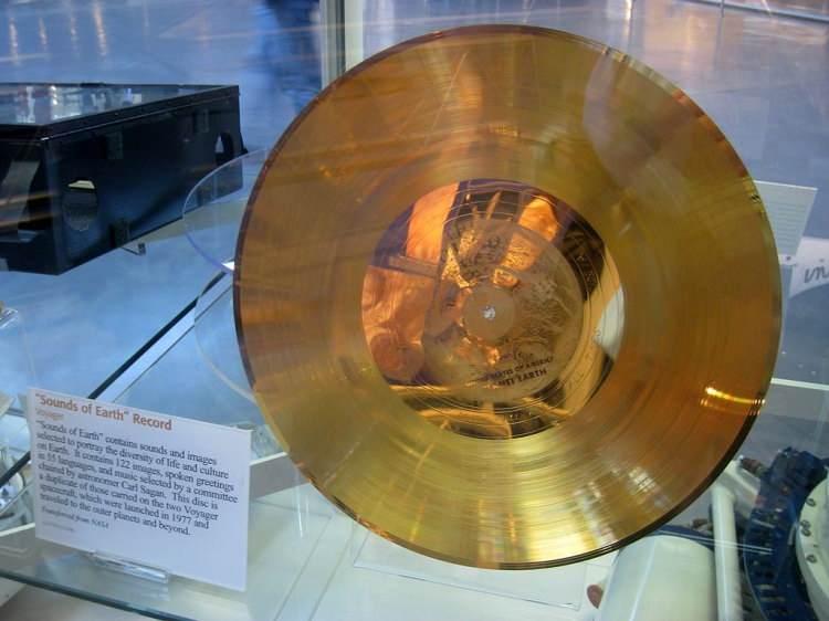 <p>Voyager 1 ve 2 uzay araçlarında Türkçe olarak kaydedilen <strong>"Sayın Türkçe bilen arkadaşlarımız, sabah şerifleriniz hayır olsun" </strong>mesajı da yer almakta...</p>