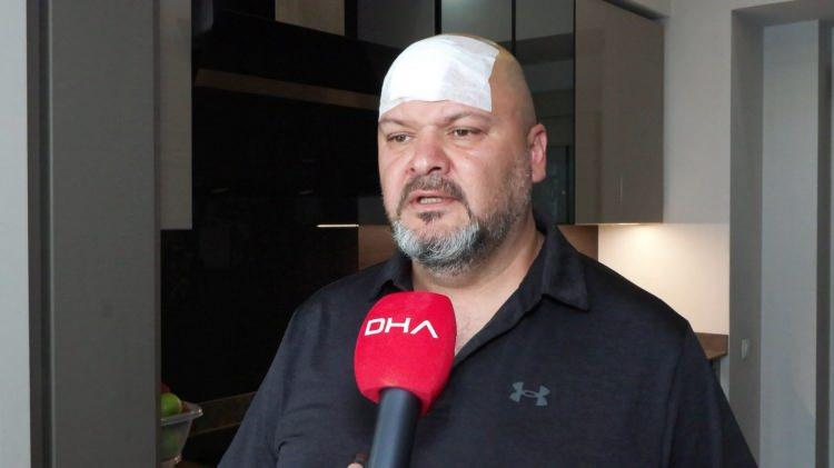<p>Ev sahipleriyle kiracılar arasında kira artışı anlaşmazlıkları sıkça yaşanıyor. Başakşehir'de iddiaya göre bu nedenle yaşanan anlaşmazlık kavgaya dönüştü. 3 yıldır Başakşehir'de bir sitede oturan Hasan Eğilmez'e ev sahibi kirasını artırması gerektiğini söyledi. Eğilmez son 1 yıldır ev sahibinin 30 bin lira olan ev kirasını 100 bin liraya çıkarmak istediğini iddia etti. Site içerisinde ortalama kiraların 35 bin lira olduğunu söyleyen Hasan Eğilmez, ev sahibine kirayı 40 bin lira yapmayı teklif etti. Eğilmez'in iddiasına göre dün akşam saatlerinde ev sahibi ile site önünde karşılaştıklarında sözlü tartışma başladı. Eğilmez yanında çocukları olduğu için tartışmayı uzatmadan evine gitti. Akşam yürüyüş yapmak için tekrar sitenin önüne inen Hasan Eğilmez, bu kez, ev sahibi ve onun yanında bulunan 5-6 kişilik bir grupla karşılaştı. Eğilmez ev sahibi ile konuşmak isterken yanında bulunan diğer kişiler arkasından beyzbol sopasıyla saldırdı. Kafasına ve vücudunun çeşitli yerlerine darbe alan Hasan Eğilmez'i arkadaşı hastaneye götürdü. Darp raporu alan Eğilmez karakola giderek ev sahibi ve kendisine saldıranlar hakkında şikayetçi olacağını söyledi. Eğilmez yaşananları anlattı.</p>
<p> </p>