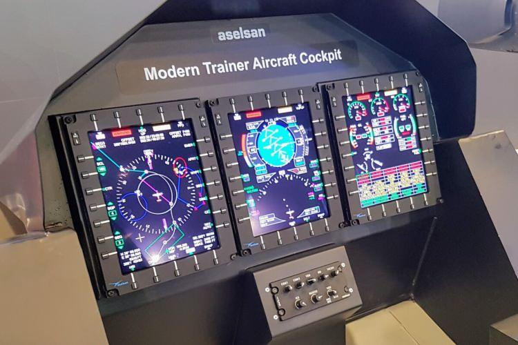 <p>F-16 Blok 40/50 prototip uçakları üzerinde yapısal iyileştirme mühendislik faaliyetleri gerçekleştirilerek nihai ürünün seri uygulaması hedefleniyor.</p>