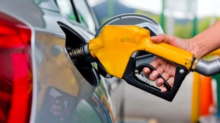 <p>Brent petrol fiyatları ve dövizdeki değişikliklerle birlikte vatandaşlar benzin ve motorin fiyatlarını takibe devam ediyor.</p>

<p> </p>
