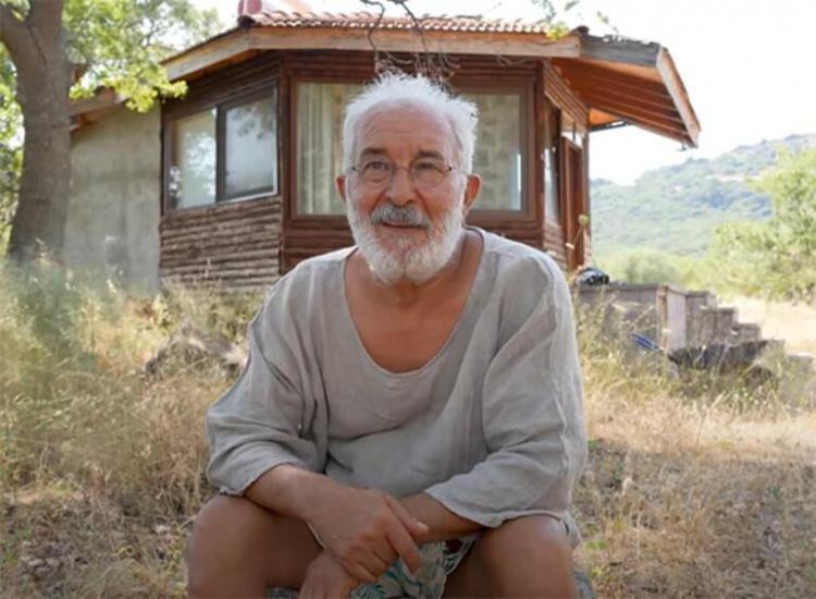 <p><strong>"Arkadaşı 'Kenan abi seni önerdi. Tipin çok uygun. 'Filmde figüranı oynayacaksın' dedi. Her şeye 'hayır' diyen adam, 'Git bu filmde oyna' demiş. Ben de kabul ettim. </strong></p>