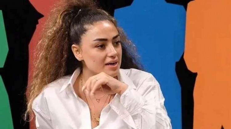 <p><span style="color:#000000"><strong>Daha da önemlisi memleketi Amerika'da olan abiler ablalar teyzeler 'sen kimsin seni gidi Blue hiç kimse Beyonce olamaz' diye nedensiz nefret kusmuyor. İsmi de Beyonce'nin kızı değil bakın ne değişik. İnsanları birey olarak ayırabilme ve karalamama özel bir yetenek.."</strong></span></p>
