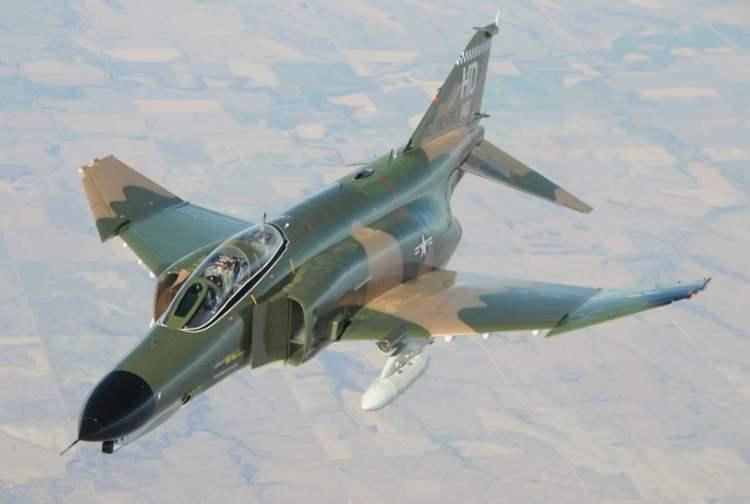 <p>4- <strong>McDonnell Douglas F-4 Phantom II</strong></p>
