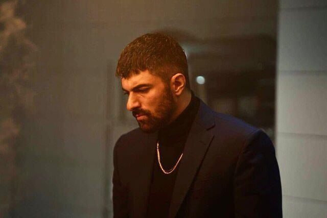 <p><strong>İşte Demet Özdemir ile başrolde yer alan Akyürek'in Adım Farah'tan aldığı ücret...</strong></p>