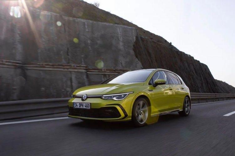 <p><strong>VOLKSWAGEN</strong></p>
<p> </p>
<p>Volkswagen Golf 1.0 lt TSI 110 PS Impression - </p>
<p>2023 Temmuz fiyatı: 1,089,200 TL</p>