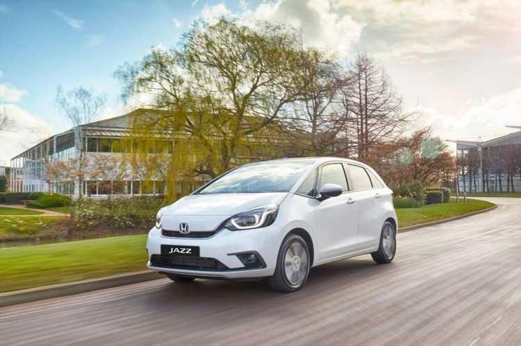 <p><strong>HONDA</strong></p>
<p> </p>
<p>Honda Jazz 1.5L i-MMD Hybrid Otomatik Executive</p>
<p> </p>
<p>Temmuz fiyatı: 1.573.000 TL</p>
<p><br />
<br />
Crosstar Executive - 1.704.000 TL</p>