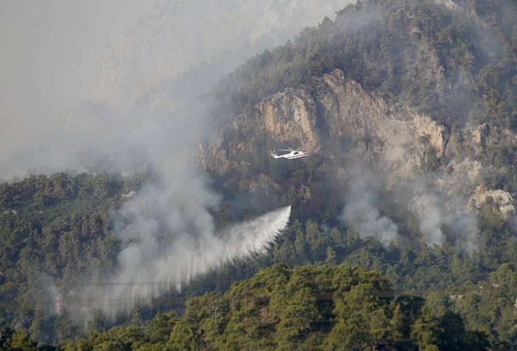 <p>Göynük Değirmendere Mahallesi'ndeki ormanlık alanda dün saat 21.08'de çıkan yangını kontrol altına alma çalışmaları sürüyor.</p>

