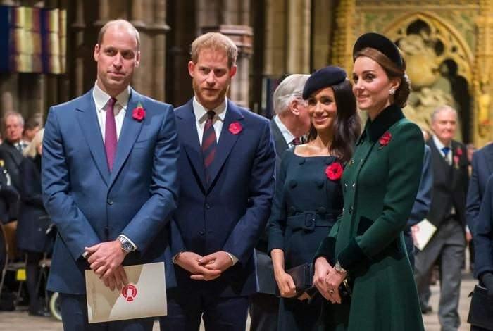 <p><span style="color:#FF0000"><strong>"AİLEYE ÇOK ZARAR VERDİ"</strong></span></p>
<p><span style="color:#000000"><strong>Ancak kraliyet yazarı Tom Bower, asi gelin Meghan Markle'ın İngiltere'ye dönmek konusunu kesinlikle kabul etmeyeceğini şu sözlerle dile getirdi:</strong></span></p>
<p><span style="color:#000000"><strong>"Geri dönebileceğini sanmıyorum. Aileye çok fazla zarar verdi ve şu anki endişe, geri dönerse aileye daha fazla zarar verebileceğidir. Bence Meghan, Harry'nin önerisi karşısında dehşete düşerdi."</strong></span></p>