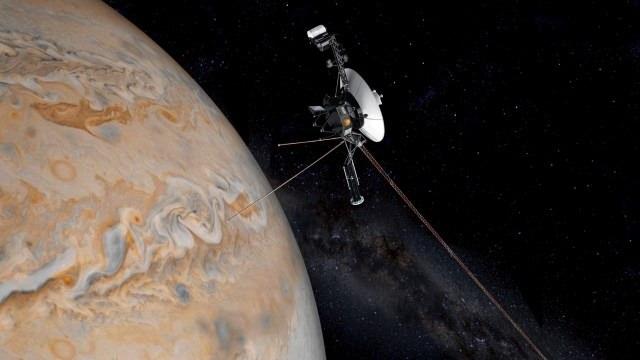 <p>İkisi de Jüpiter, Satürn ve yıllar sonra yıldızlar arası uzay keşiflerine katıldı ve detaylı görüntülerini çekti. Voyager 1 ve 2, hala Dünya'ya bilgi sağlamaya devam ediyor.</p>
