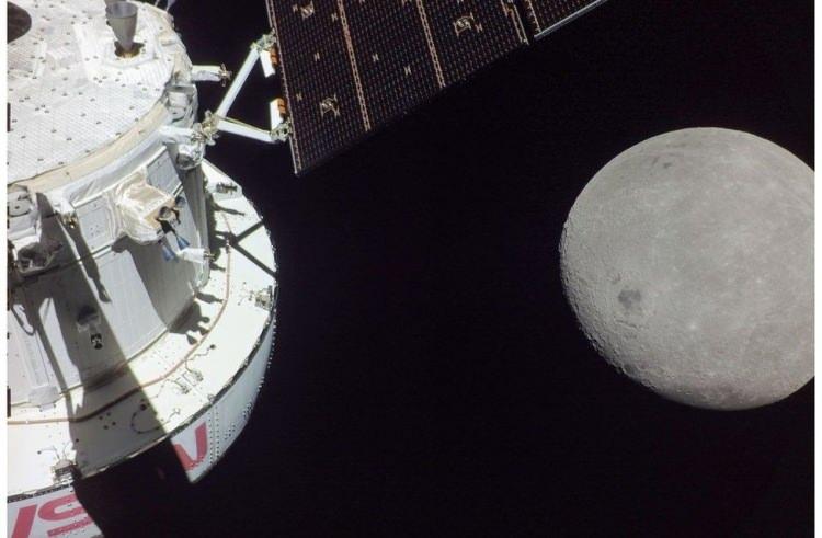 <p>Mürettebatsız "Artemis 1", Ay çevresinde 2021'de başarıyla dolaştı. <strong>"Lunar Reconnaissance Orbiter (LRO)"</strong>, NASA tarafından 2009'da Ay'ı yüksek çözünürlükle haritalandırmak için fırlatıldı.</p>
