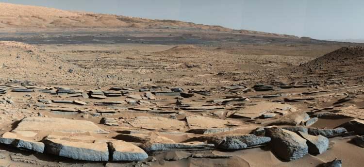 <p><strong>"Mars Rover"</strong> programı kapsamında NASA'nın bazı uzay araçları Mars'ın yüzeyinde eskiden su olduğuna dair kanıtlar buldu.</p>
